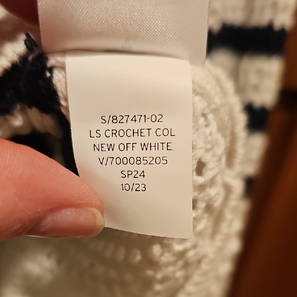 GAP White and Navy V-Neck Sweater with Textured Knit - Picture 6 of 6